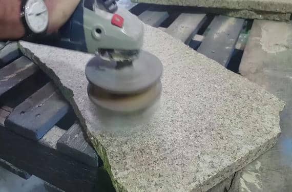 πελέκητο/χτυπητό/θραπεναριστό μπετόν σε εξωτερικό χώρο - GREECE CONCRETE